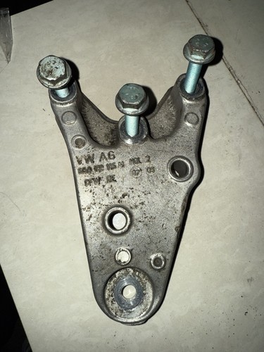 Polo 9n3 motorhalter - ✅,