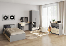 Kinderzimmer-Set aus Bett