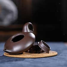 Ton-Teekanne, -Teegeschirr