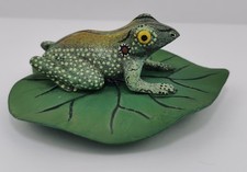 Frosch auf Seerosenblatt Deko Frosch