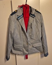 Tsuyu aus MHA Cosplay - Schuluniform, Krawatten, gut gestylte Wig