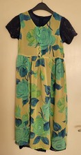 Kleid mit Spitze/Blumen