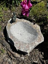 Vogeltränke Mit Skulptur