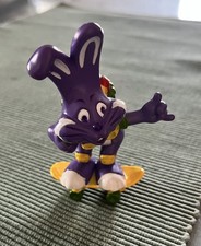 Milka Osterhase auf Skateboard