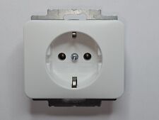 Busch-Jäger Alpha Nea 20EUC-24 Steckdoseneinsatz Studioweiß-Matt - neu !