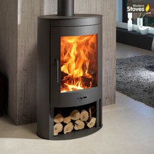 Ovaler gebogener Holzofen Mehrstoffofen 11 kW moderner Brenner