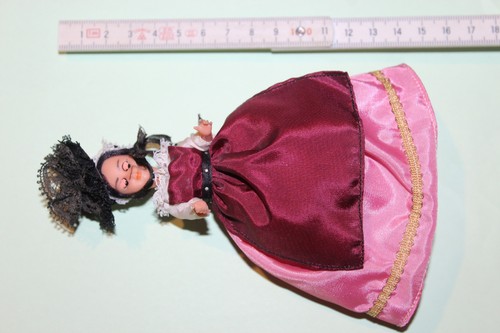 Kleine trachtenpuppe puppe - kleine,
