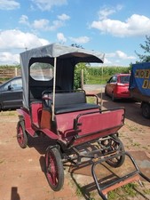 Shetty Kutsche  gebremst Fußbremse, Verdeck mit Fenster, gefedert, luftbereift