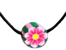 Tiki FLOWER Blumenmotivanhänger RETRO rund mit Kette Rockabilly Schmuck