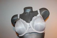 Triumph BH "Ladyform Soft W" weiß Minimizer Gr. 80, 85, 90, 95, C, D, E, F, ...