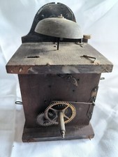 Altes Uhrwerk Wanduhr Holzplatinen Schwarzwalduhr Kettenzug Schlag auf Glocke