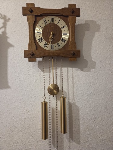 Wanduhr mit pendel - u, musik