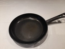 2 Pfannen (Berndes + Ballarini) und Topflappen-Handschuh