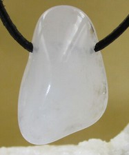 SCHNEEQUARZ  Trommelstein