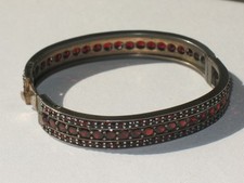 BIEDERMEIER GRANAT ARMREIF BÖHMEN um 1840 DESIGN GRANATARMREIF massiv 21 gr