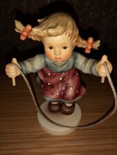 Goebel Hummelfigur " Bald kann ich s " hum 2084/A