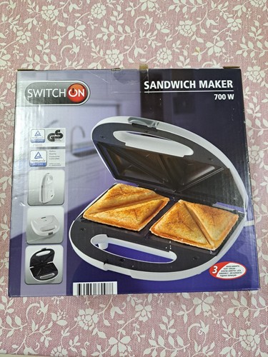 Sandwich maker switch 700 - on,