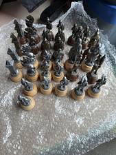 Spiel Metall Schachfiguren Set - Römer vs. Barbaren - Schach Antike 