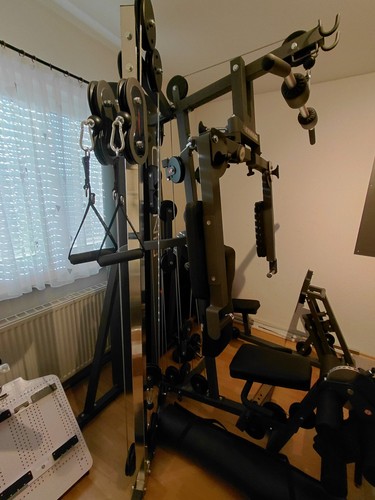 Anzeigefinnlo hammer - by,