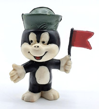 Fix + Foxi Figur Pauli Hut Dunkel Grün, Fahne rot 6 cm Groß Heimo Gummi 1970