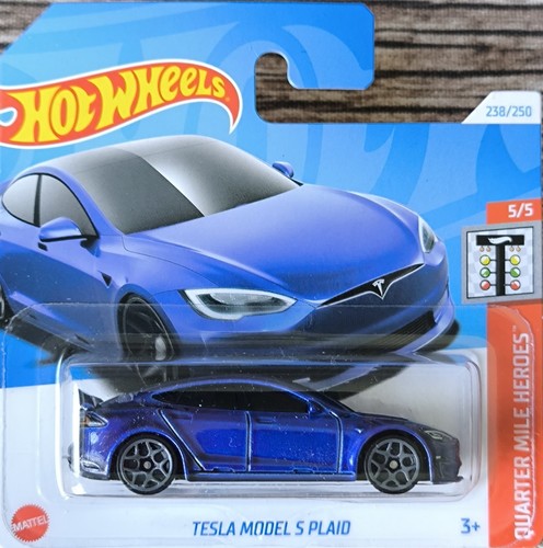 Tesla model plaid hot - model, s