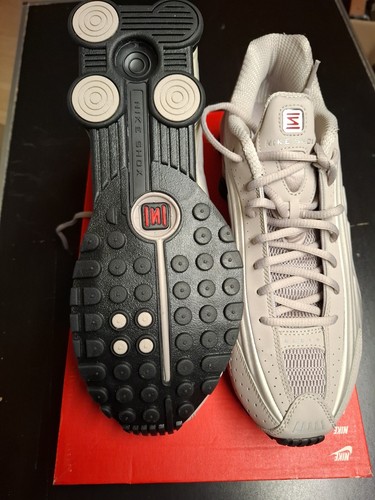 Neu nike shox - r4, größe