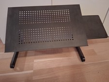 Ein Funktionaler Laptopständer Laptophalter/Multifunctional Laptop Table