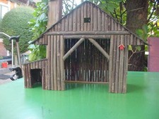 Krippe, Stallgebäude