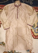 Manyavar indisches Hochzeit