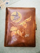 Antikes Fotoalbum mit Spieluhr