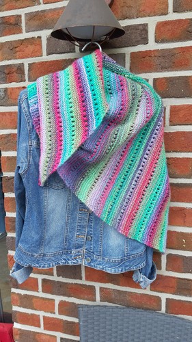 Dreiecktuch mit lochmuster - dreiecktuch,