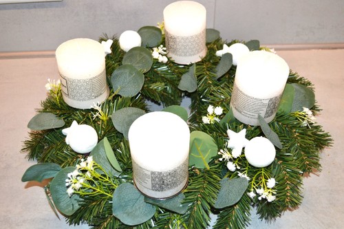 Adventskranz künstlich weiß