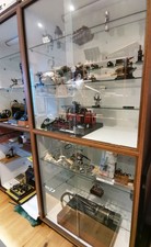 #1 Großer Sammlerschrank