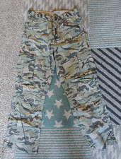 Overrun Streetwear Camouflage Hose viele Taschen Lässig Gr. M W32 L32 Top