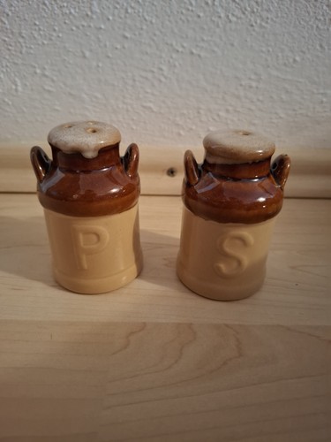 Salz und pfefferstreuer - und, aus