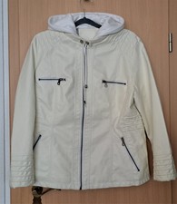 Übergang Jacke Kunstleder