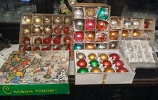 62 alte Weihnachtskugeln - bunte Farben - vile Laucha , ua. russische Kugeln