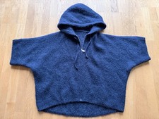 Blaue weite Strickjacke mit