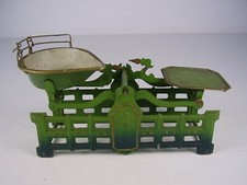 Antike schöne Kaufmannsladen