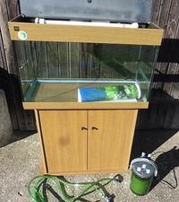 Juwel Aquarium mit Unterschrank Eheim Außenfilter Heizung Fotorückwand ca. 110 L