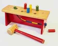 altes Holzspielzeug Werkbank