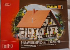 Faller 130222 - Bausatz Einfamilienhaus mit Fachwerk Haus - Spur H0