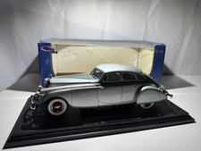1:18 Signature Models