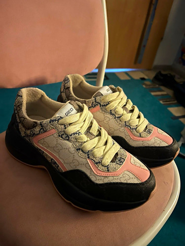 Gucci low top sneaker - top,