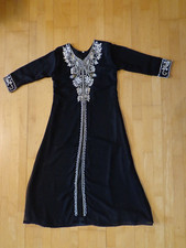 (5) Damen, Marokkanische Tracht, schwarz, mit Pailetten bestickt