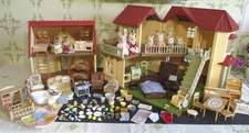 140tlg Sylvanias Families Stadthaus mit Licht Starterhaus Möbel Zubehör Figuren