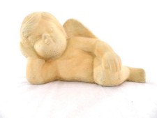 Engel 1 Engelfigur liegend