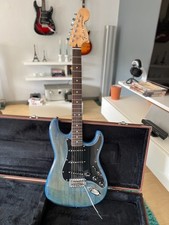 Squier by Fender -
