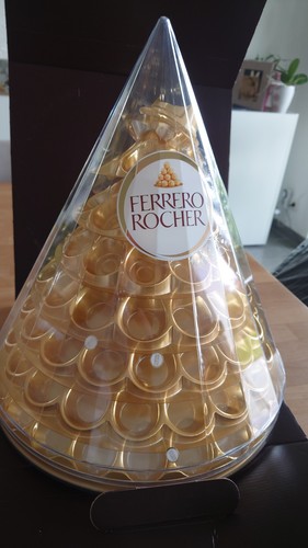 Ferrero rocher pyramide - ferrero,