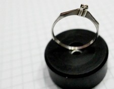 Ring aus 585er Weiß-Gold mit 0,03 ct Brillant, Gr. 52